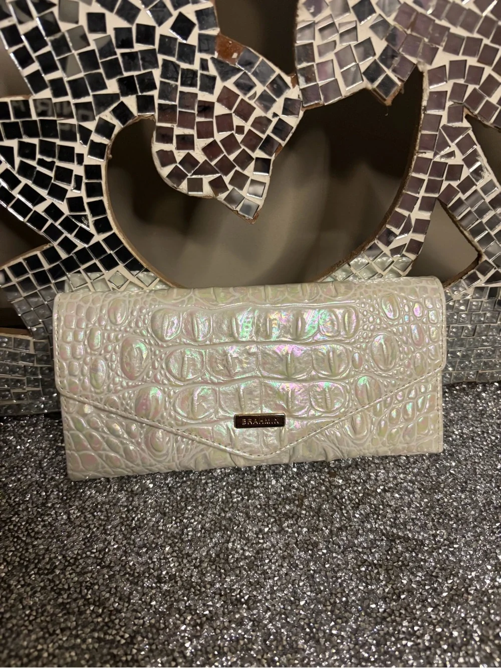 💕Brahmin Iridescent Croc Embossed Envelope Clutch - Pearl
